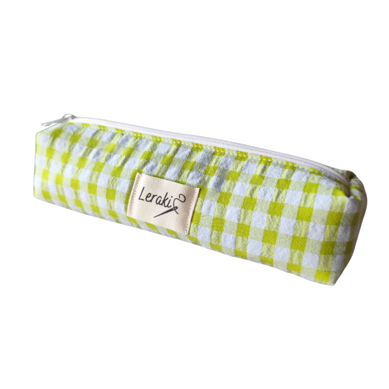 Estuche Lucie en cuadros vichy – Hecho a mano, ideal para clase o como nesecer
