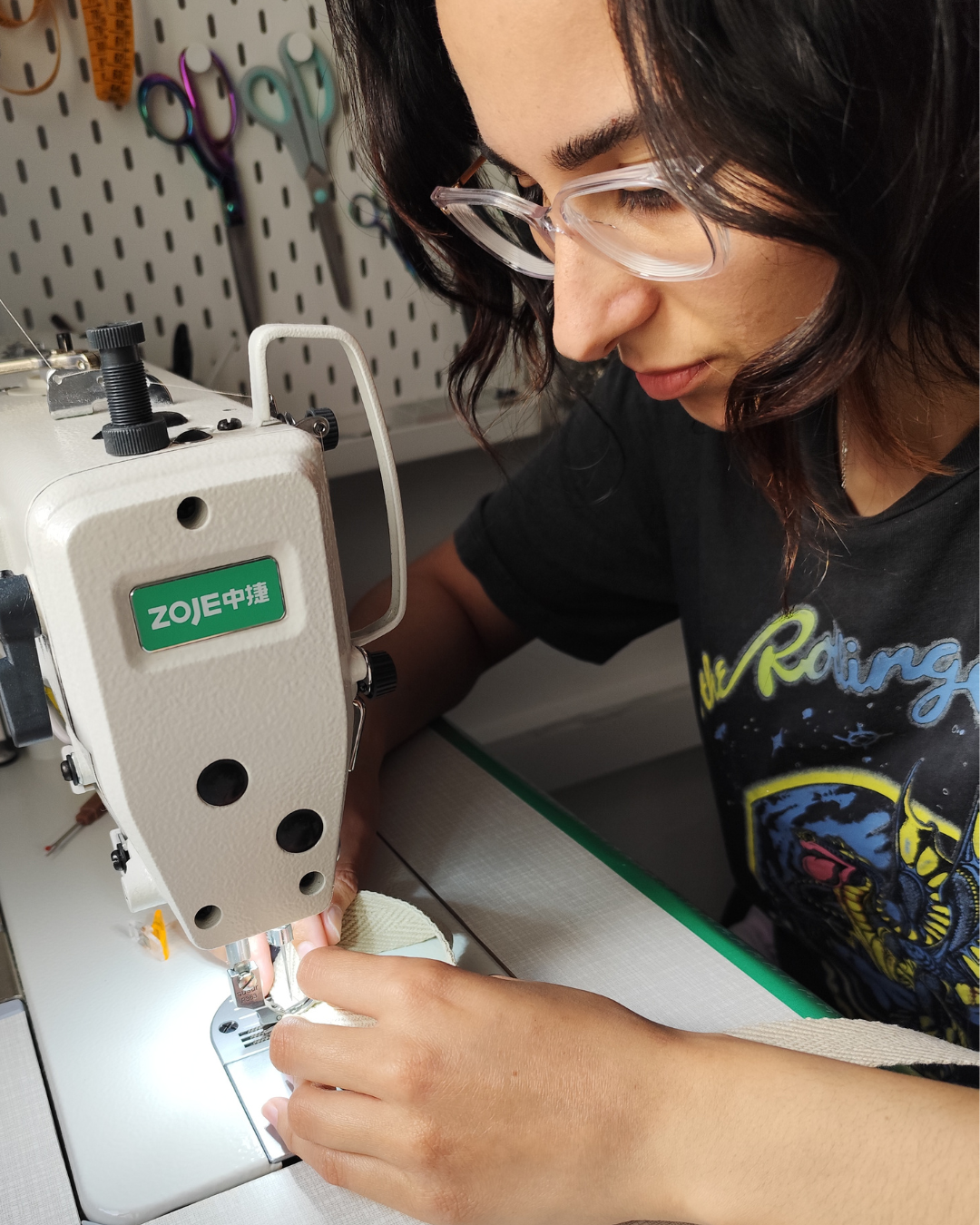 Eva trabajando en Leraki